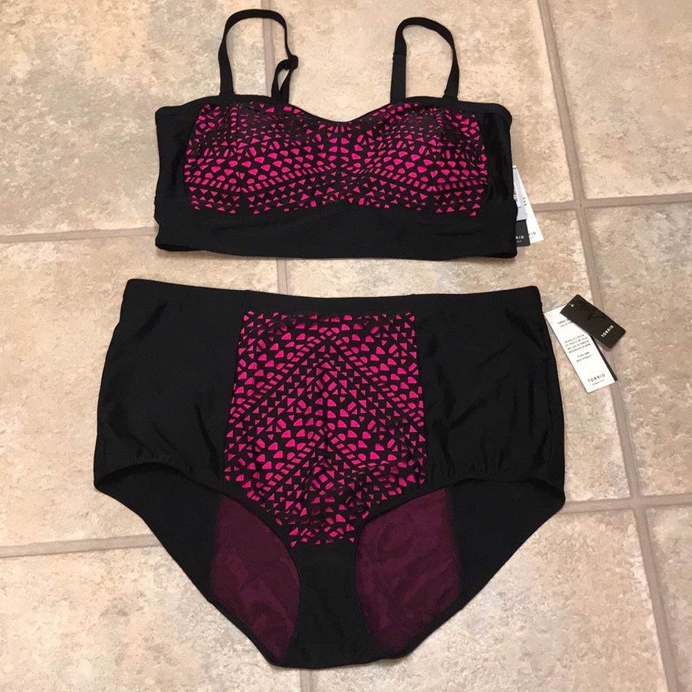 NWT Torrid SZ 3x laser cut swim top & 4x bottom
